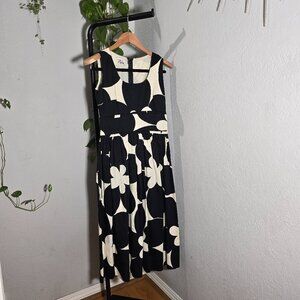 Vintage Hawaiian Sleeveless Black and White Floral Dress